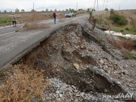 Sel suları Şəkidə yol infrastrukturuna və yol qurğularına ziyan vurub MƏLUMAT