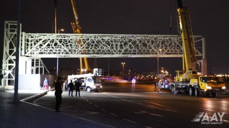 Yeni yerüstü piyada keçidinin inşası davam edir VİDEO/FOTO