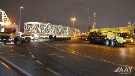 Yeni yerüstü piyada keçidinin inşası davam edir VİDEO/FOTO