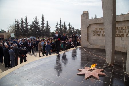 “31 Mart – Azərbaycanlılarının Soyqırımı Günü” ilə əlaqədar Salyan rayonunda anım tədbiri keçirilmişdir