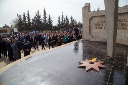 “31 Mart – Azərbaycanlılarının Soyqırımı Günü” ilə əlaqədar Salyan rayonunda anım tədbiri keçirilmişdir