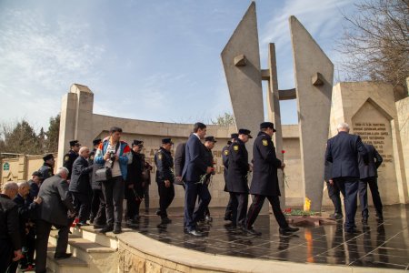 “31 Mart – Azərbaycanlılarının Soyqırımı Günü” ilə əlaqədar Salyan rayonunda anım tədbiri keçirilmişdir