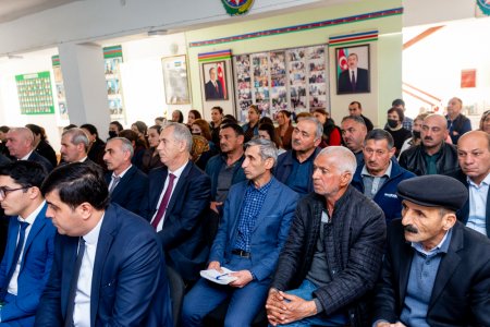 Əhalini narahat edən problemlərin yerlərdə birbaşa həlli məqsədilə Salyan Rayon İcra Hakimiyyətinin başçısı tərəfindən təsdiq edilmiş qrafikə əsasən Marışlı kəndində səyyar qəbul keçirilib