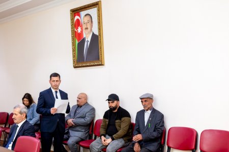Salyan Rayon İcra Hakimiyyətinin başçısı Sevindik Hətəmov vətəndaş müraciətlərinə baxılması üçün növbəti qəbul keçirib