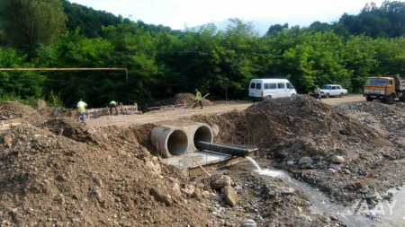 Gədəbəydə 45 km uzunluğa malik avtomobil yollarının yenidən qurulması davam etdirilir VİDEO/FOTO