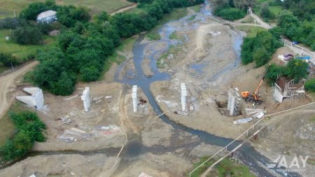 Gədəbəydə 45 km uzunluğa malik avtomobil yollarının yenidən qurulması davam etdirilir VİDEO/FOTO