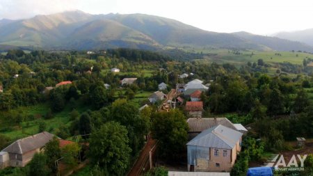 Gədəbəydə 45 km uzunluğa malik avtomobil yollarının yenidən qurulması davam etdirilir VİDEO/FOTO